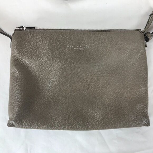 MARC JACOBS ~ WOMENS TANISH GRAY PEBBLED LEATHER PURSE BAG 6.5 X 9.5" - Picture 2 of 5